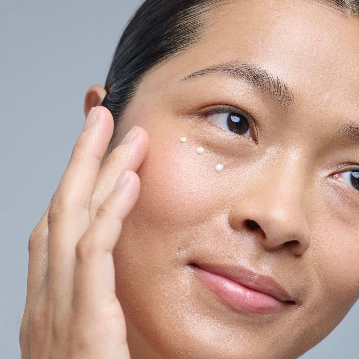 Smoothing anti-fatigue eye contour