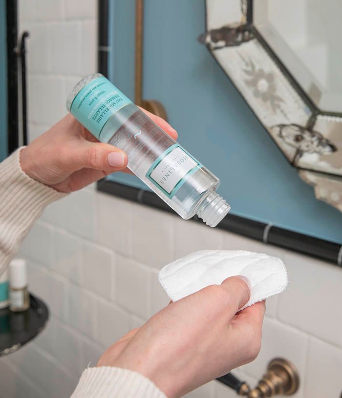 Micellar cleansing water with aloe vera