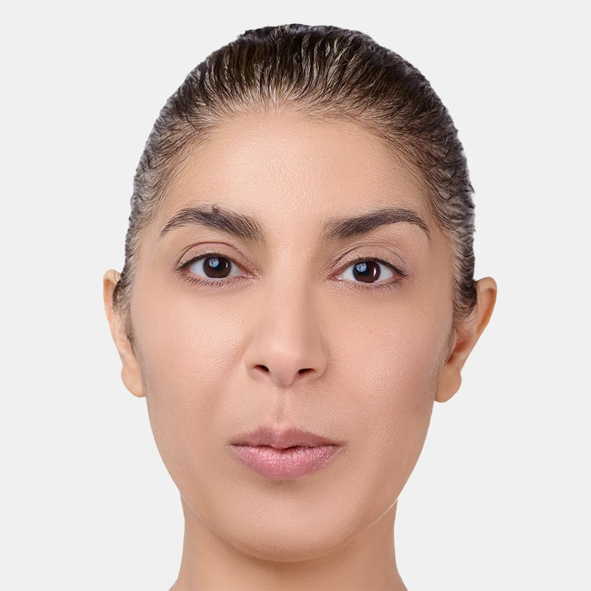 Pure Radiance - The Regenerating Tinted Serum