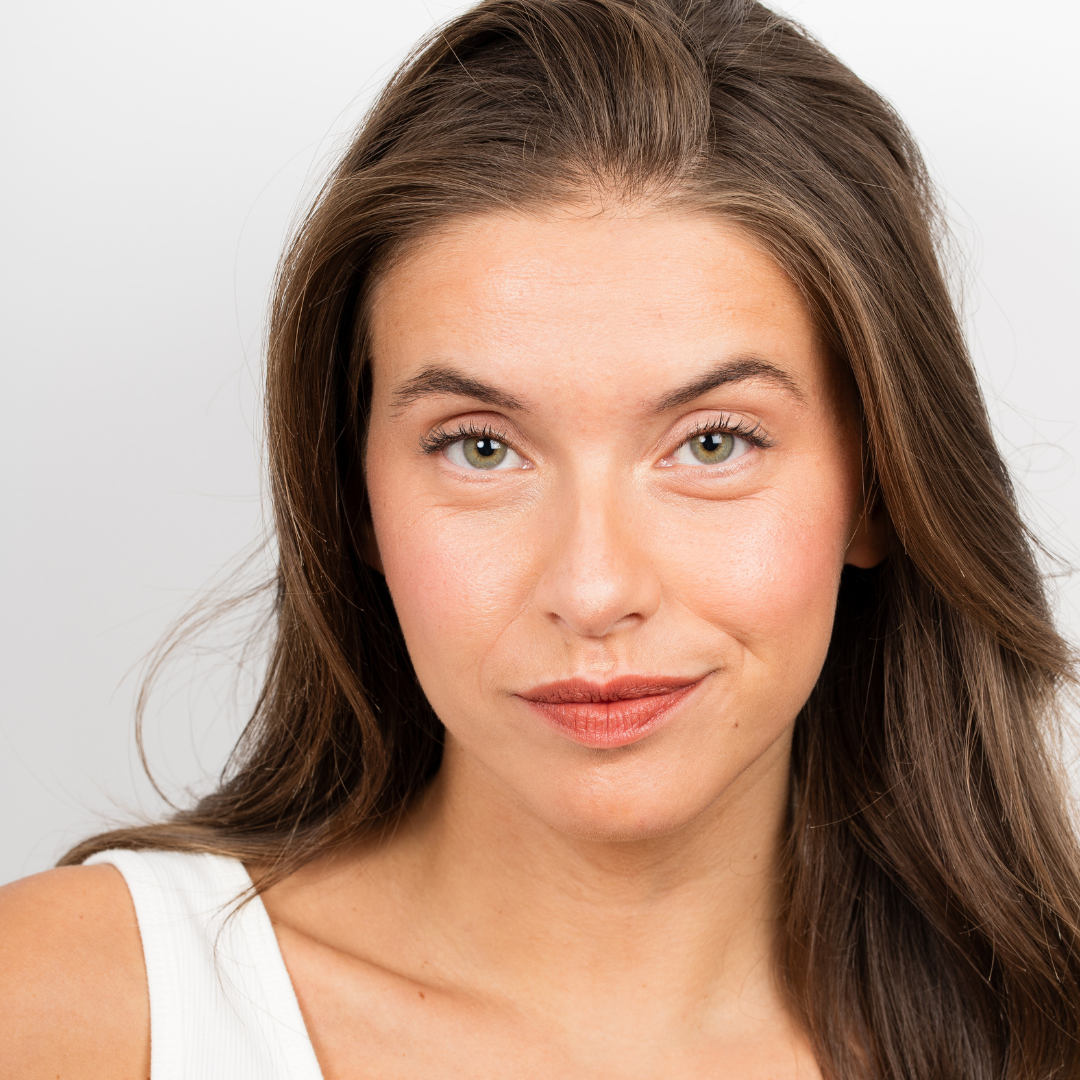 Hydrating Lipstick • Nude Brown