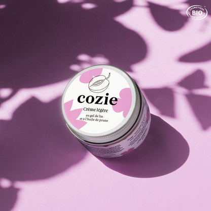 Light cream with flaxseed gel and plum oil