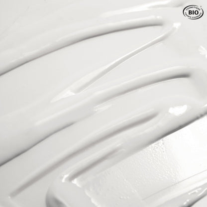 Light cream with flaxseed gel and plum oil