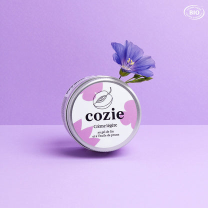 Light cream with flaxseed gel and plum oil