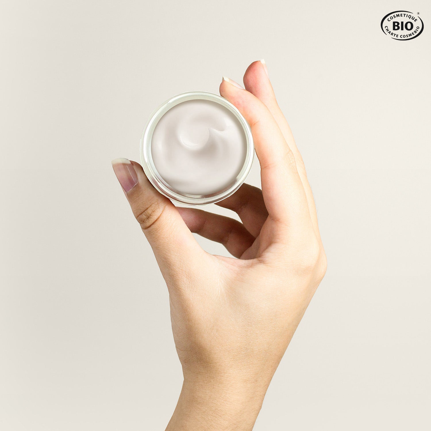 Light cream with flaxseed gel and plum oil