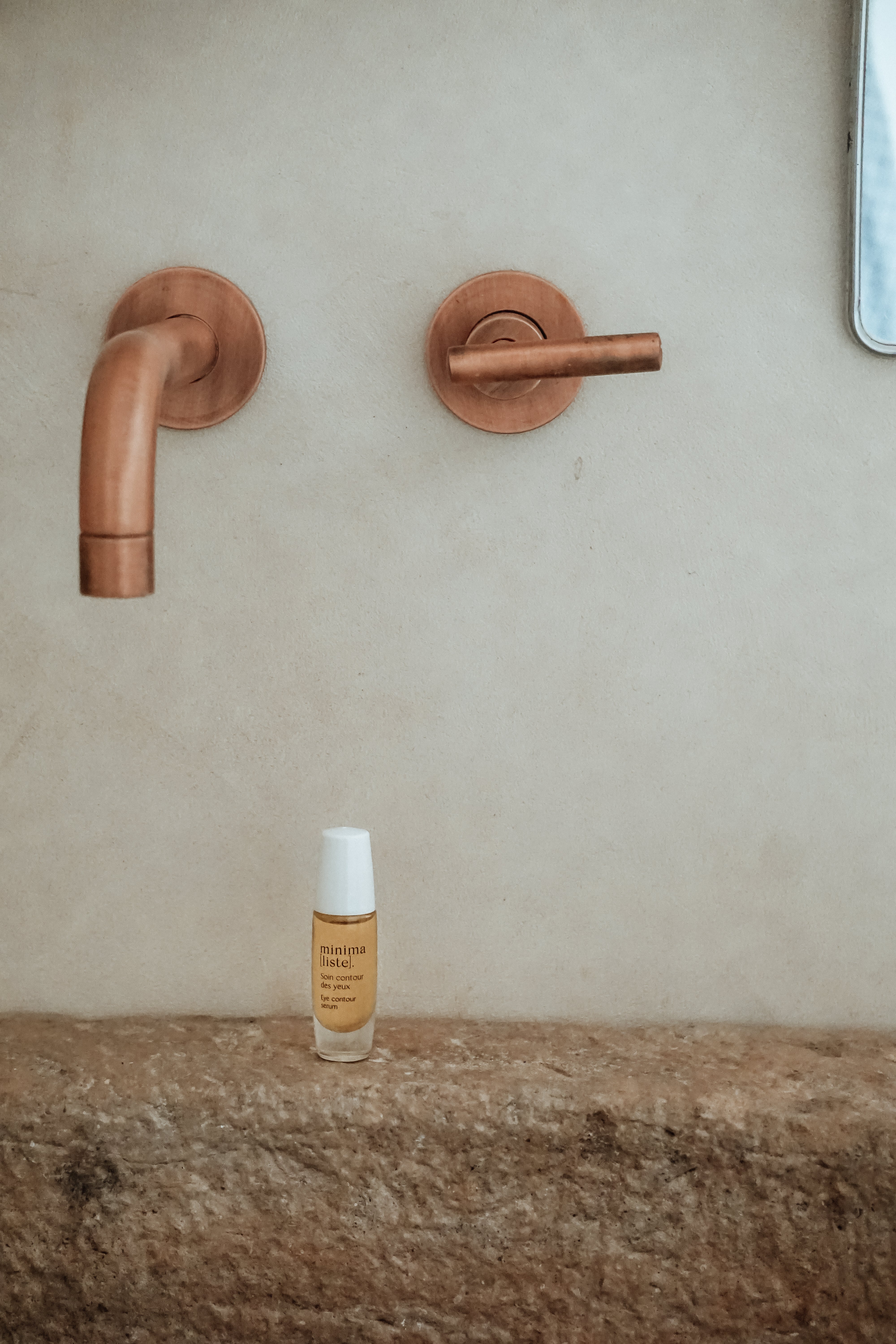 EYE CONTOUR CARE