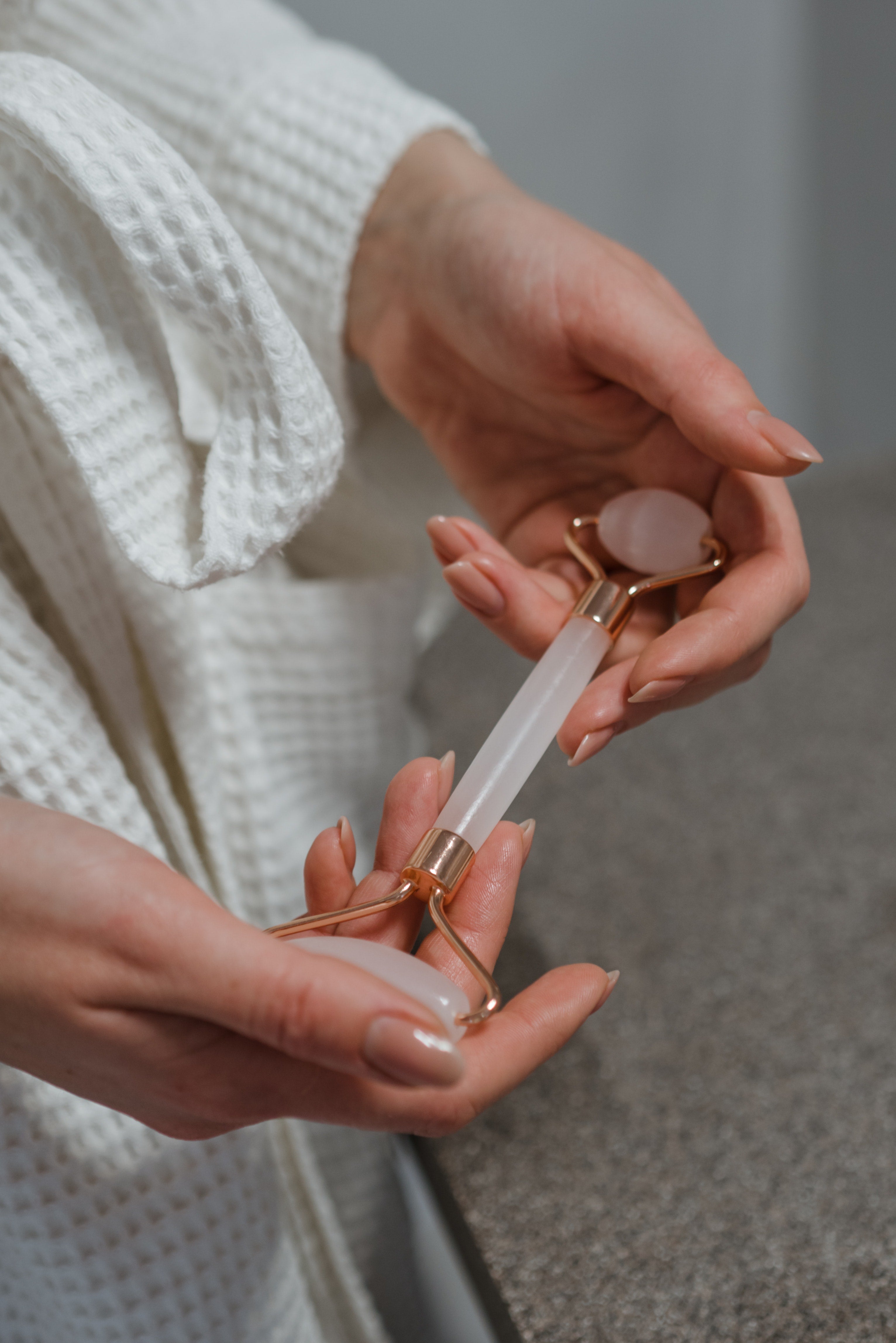 ROSE QUARTZ ROLLER