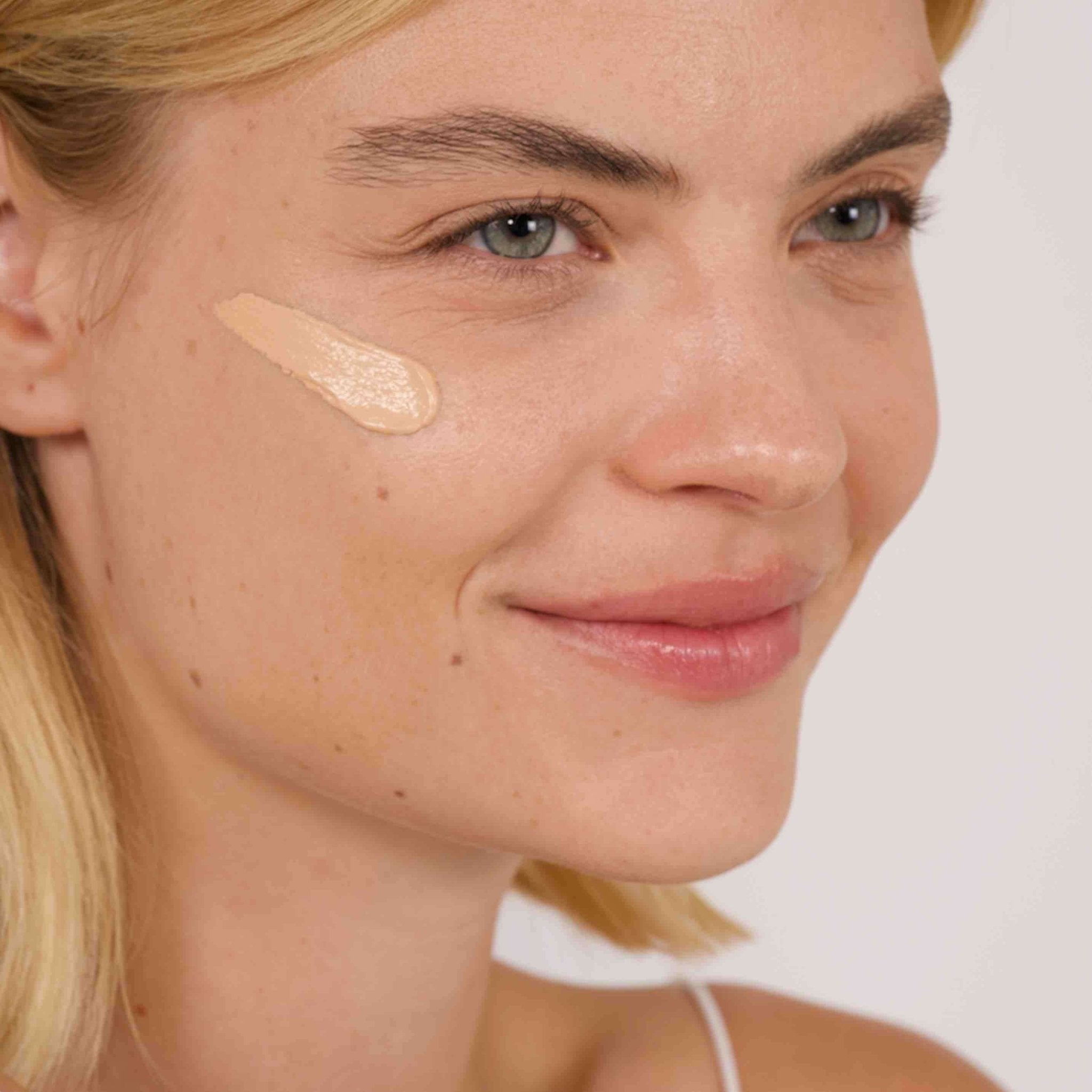Organic CC Cream Light - For fair skin