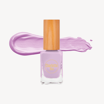 Vegan and green nail polish (old formula)