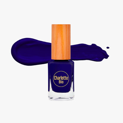 Vegan and green nail polish (old formula)