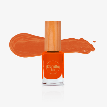 Vegan and green nail polish (old formula)