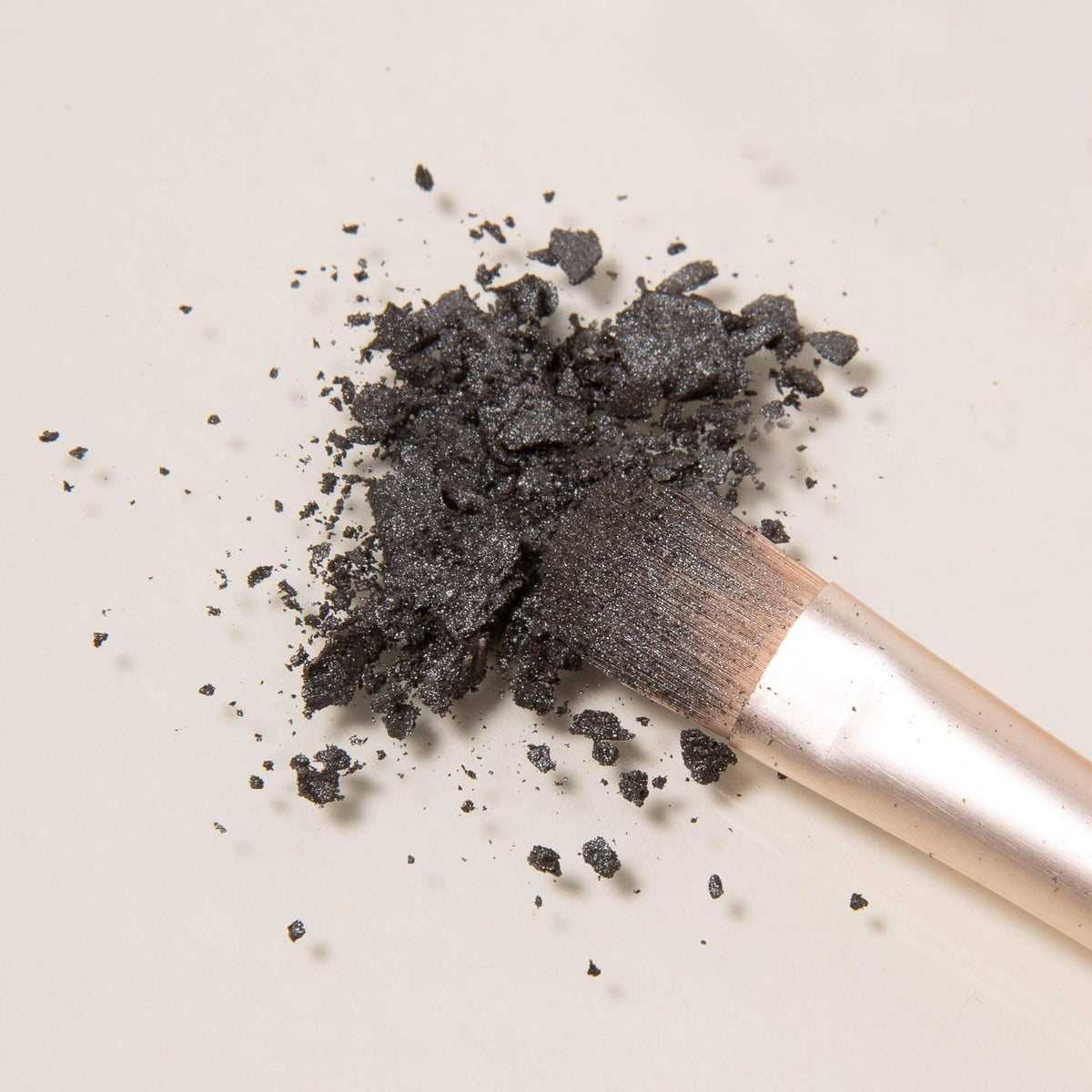Eye shadow brush