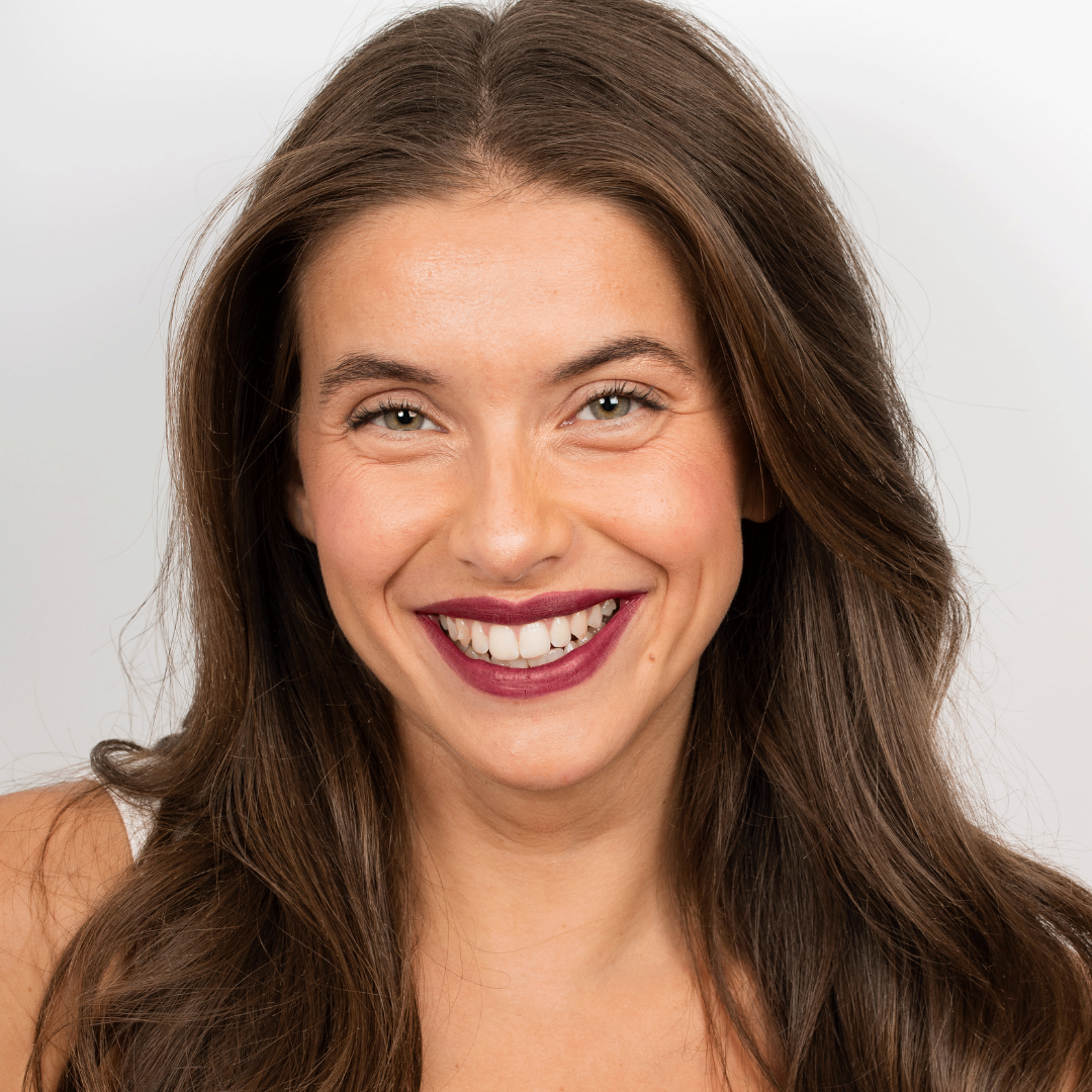 Moisturizing Lipstick • Garnet